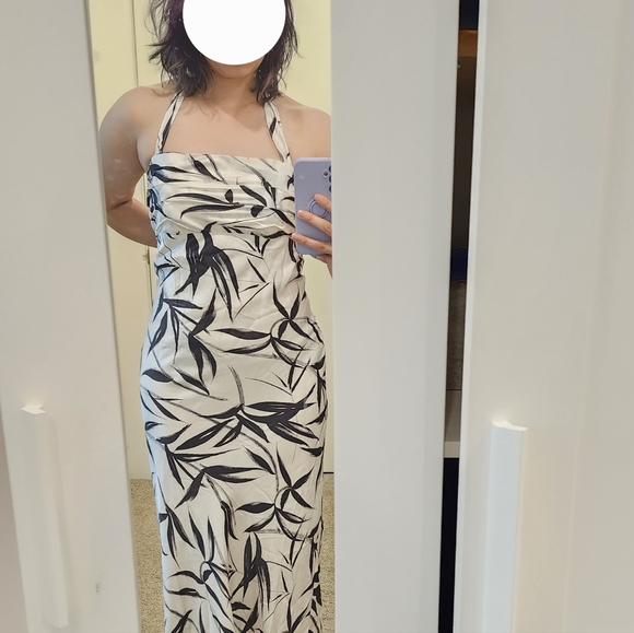 Elegant Halter Neck Silk Evening Gown - Picture 3 of 4